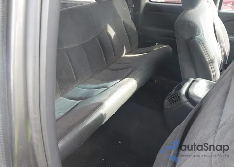 2000 Chevrolet Silverado 1500 Ls z USA, uszkodzony, nr VIN 1GCEK19T0YE206842